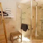 Brush And Boot Nyaraló *