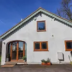 Nyaraló Brush And Boot *