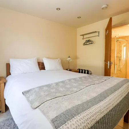 Brush And Boot בית נופש